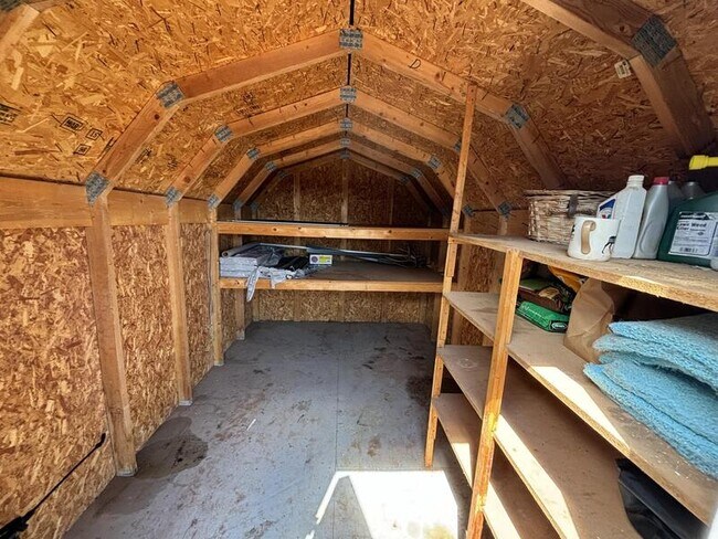 Building Photo - 465 Meadowlark Ln