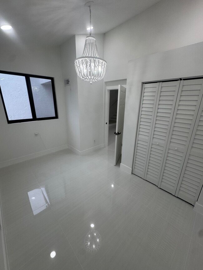 Building Photo - 12416 Westhampton Cir