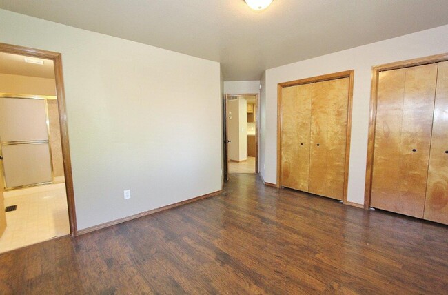 Building Photo - Single-Level w/BG Home in a Quiet Neighbor...