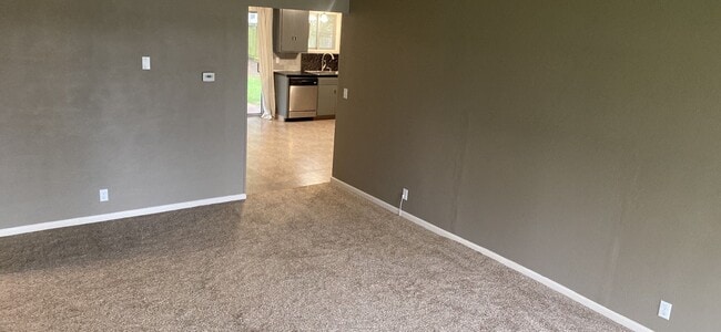 Building Photo - HALF OFF FIRST MONTHS RENT!!