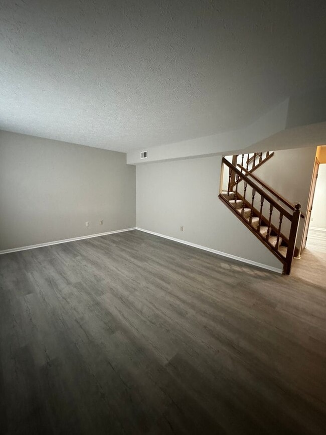 Building Photo - 6748 Fairway Ave