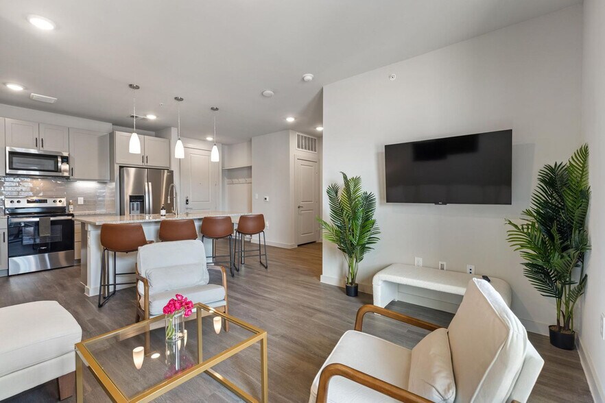 Building Photo - 5820 1/2 Cameron Road-SI FL2-ID1303392P