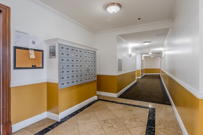 Mailbox and hallway - 650 Park Avenue