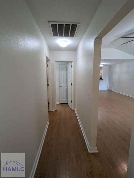 Building Photo - 130 Willow Oak Dr