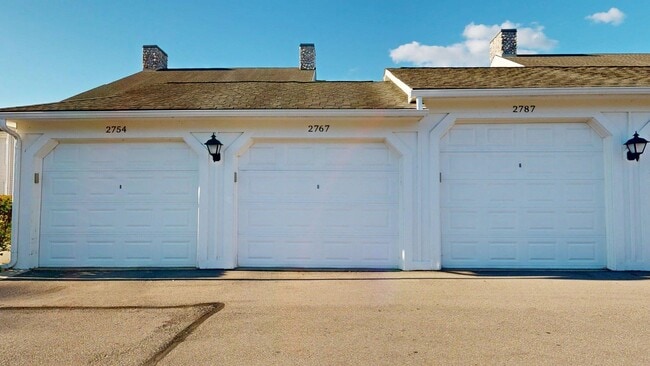 Building Photo - 2767 S Knightsbridge Cir