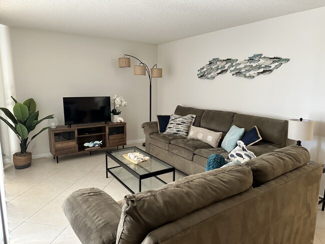 Living Area with Coastal Decor - 500 Egret Cir