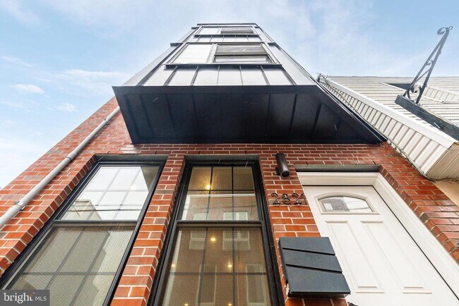 Building Photo - 2821 Livingston St