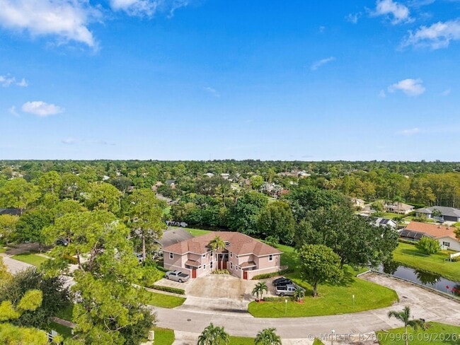 Building Photo - 1033 Goldenrod Rd