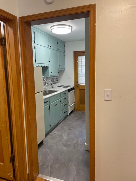 Primary Photo - 1051 S 31st St