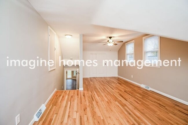 Building Photo - Large 3 Bedroom Single Family Home in Will...