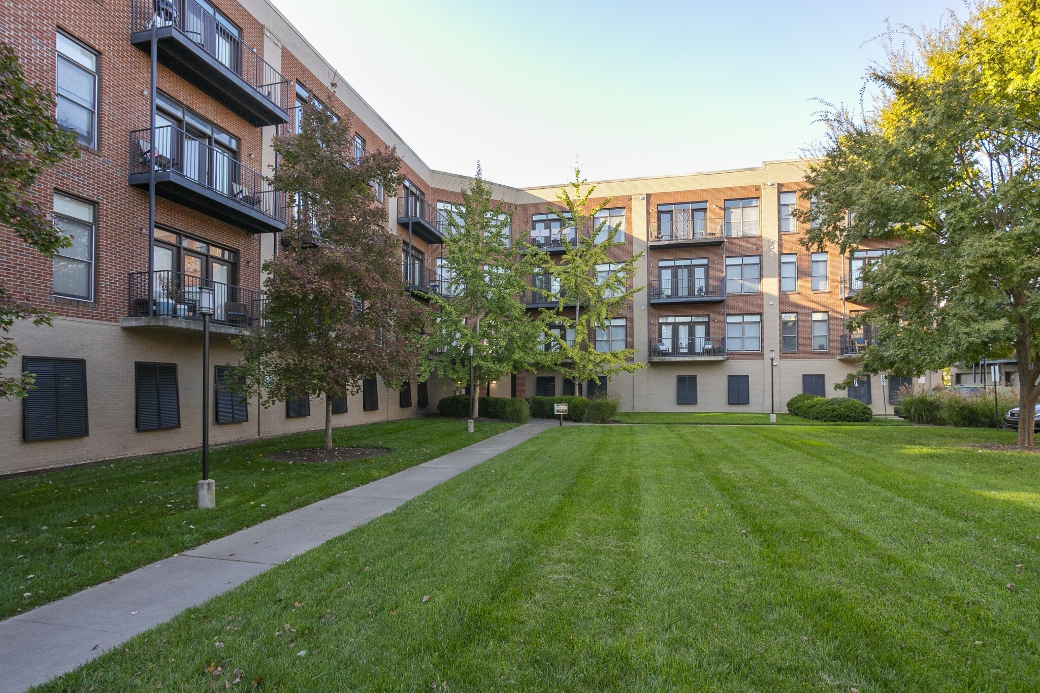 Building Photo - 817 3rd Ave N