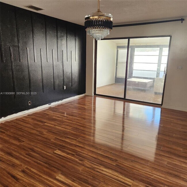 Building Photo - 3936 Cypress Landing N