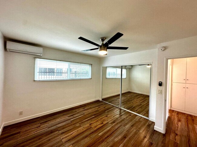Building Photo - 5721-5723 Tilden Avenue