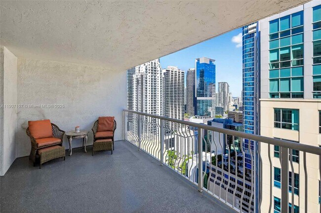 Building Photo - 1200 Brickell Bay Dr