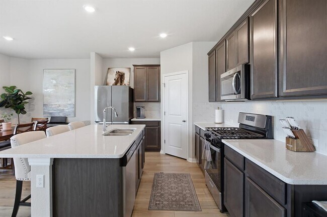 Building Photo - 514 Sun Grv Trl