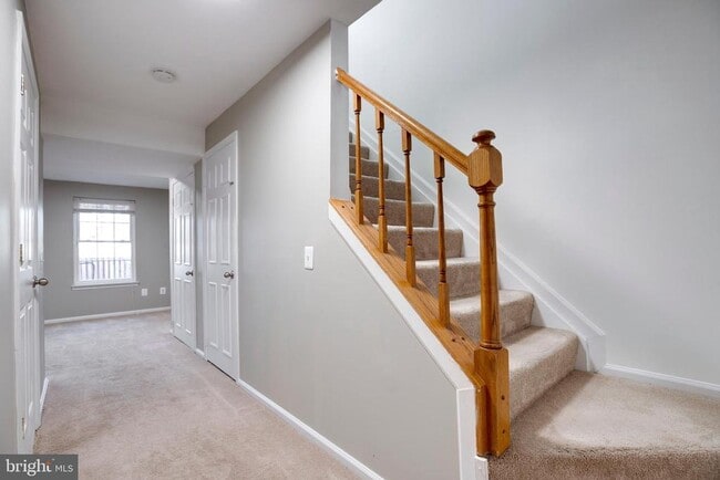 Building Photo - 6012 Westbourne Pl