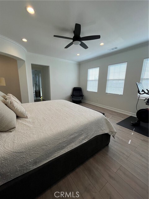 Building Photo - 72 Downing St