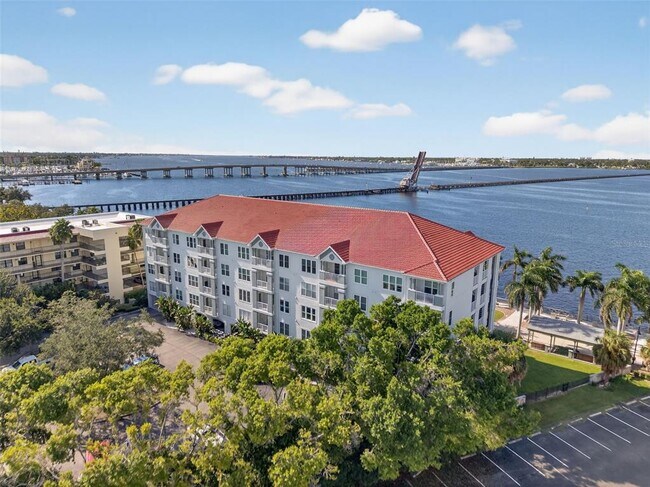 Building Photo - 210 3rd St W