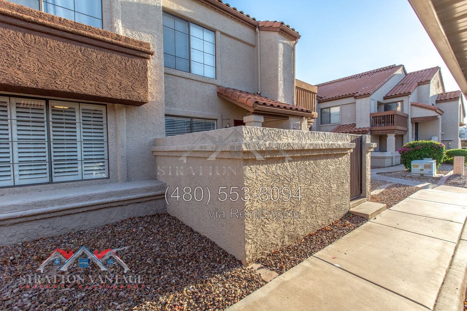 Building Photo - 818 S Westwood