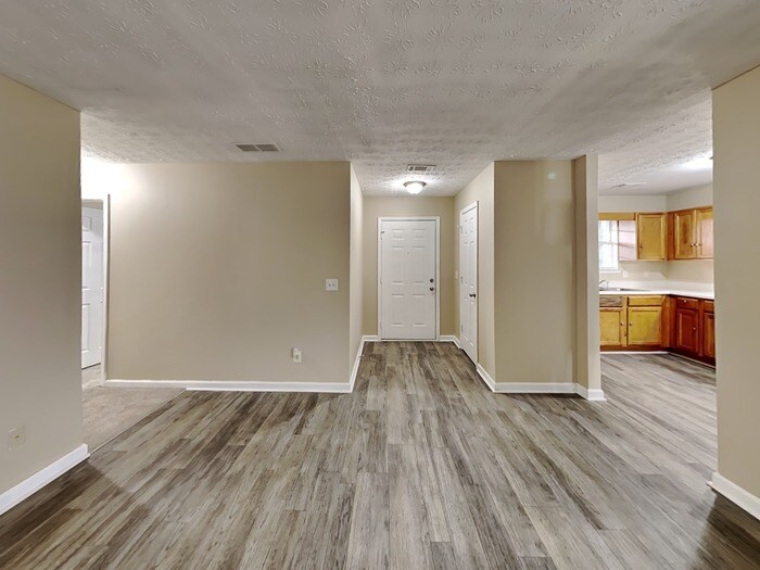 Building Photo - 105 Whitehead Dr