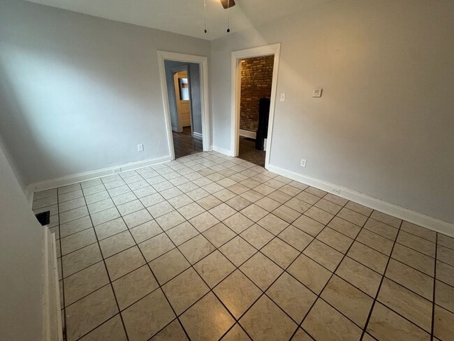 Building Photo - Charming and spacious 5BR Home in East Liberty