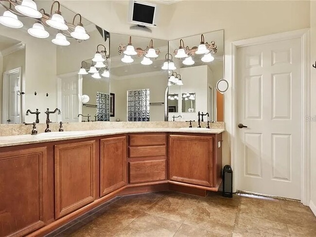 Building Photo - 1560 Shadowmoss Cir