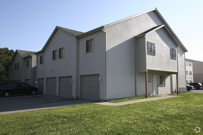 Building Photo - 1110 Minns Dr