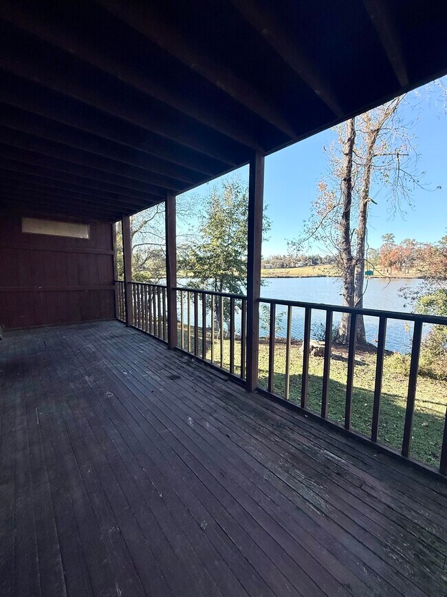 Building Photo - 1928 Nicklaus Ct