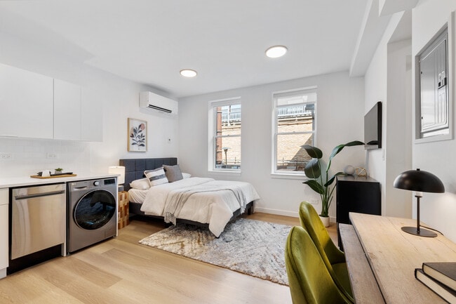 Brand new studio with in-unit laundry - 1652 W Roscoe St