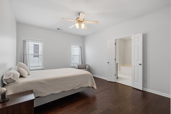 Building Photo - 1323 Island Ridge Dr