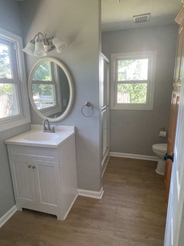 Building Photo - 106 W 8th St