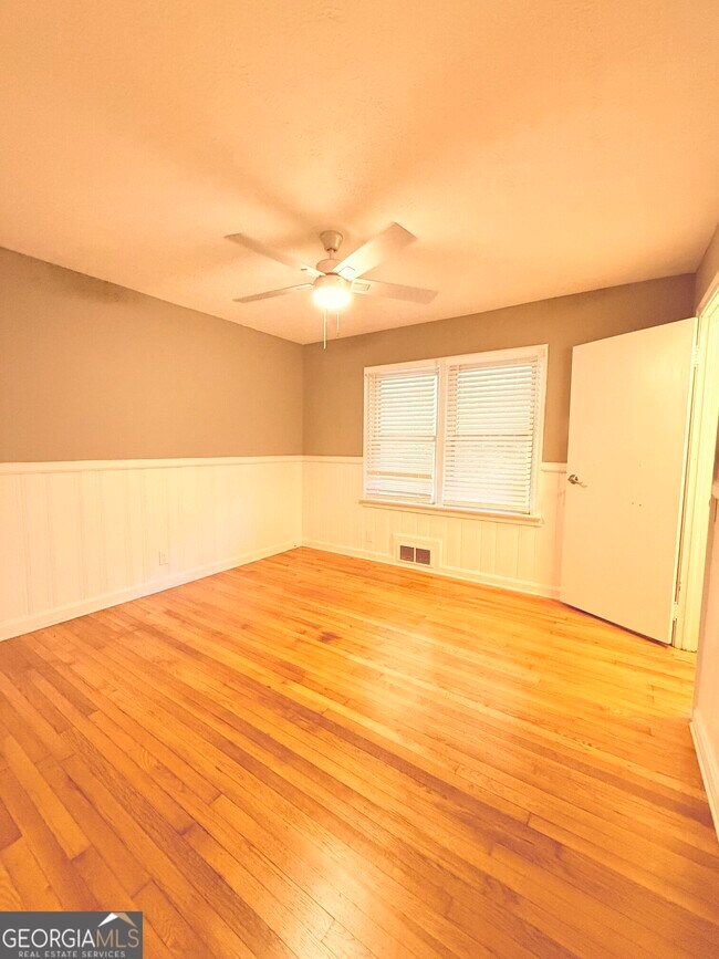 Building Photo - 1397 Jewell Ct