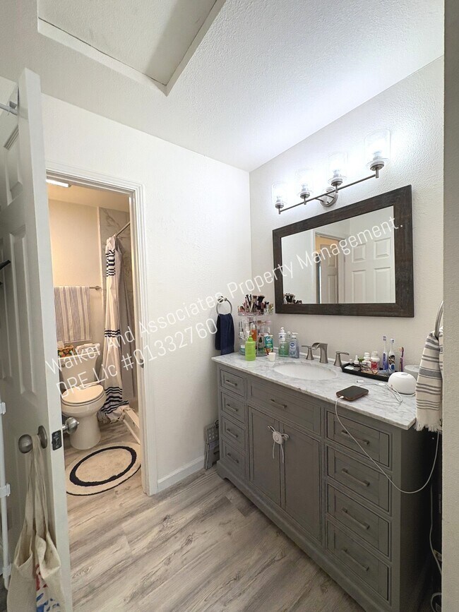 Building Photo - 325 E Rice Ranch Rd