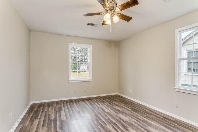 Building Photo - 70 Cedar