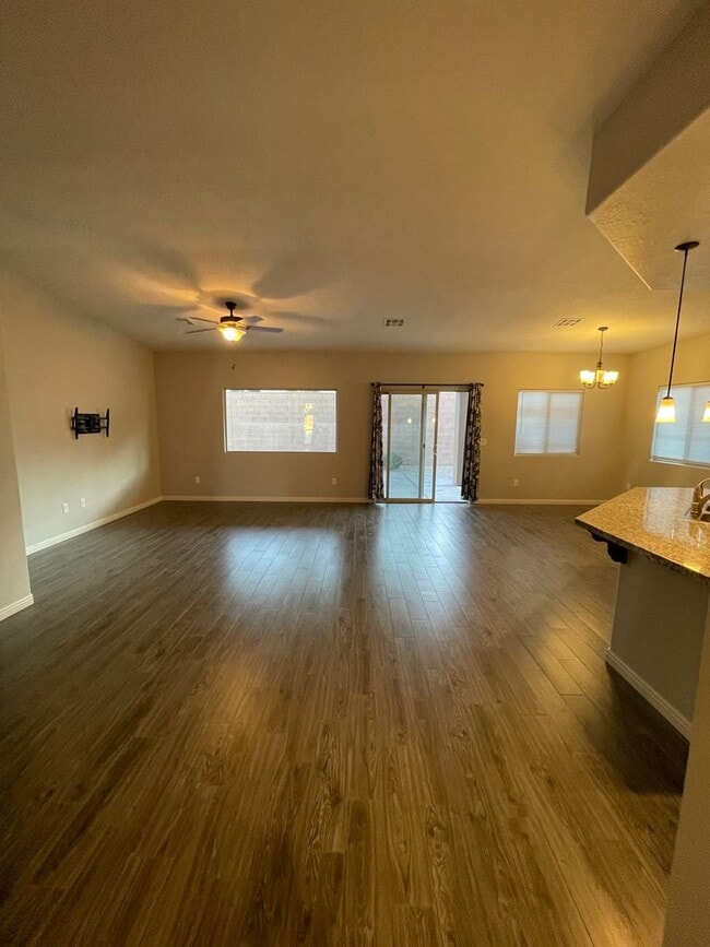 Building Photo - Home in Hayden Estates 3 bedroom, 2 bath with a 3 car garage