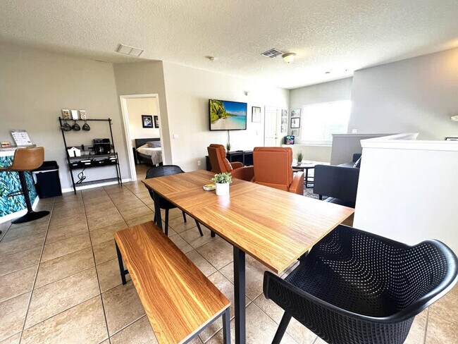 Building Photo - 2769 Oakwater Dr