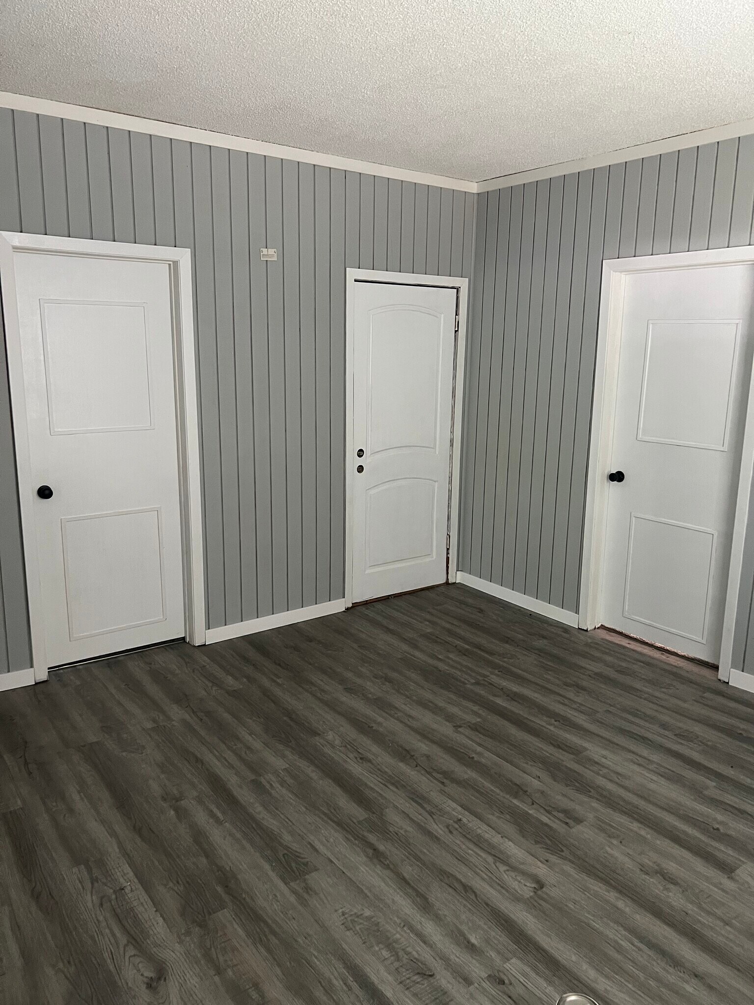 Building Photo - 4656 DuPont Ave N