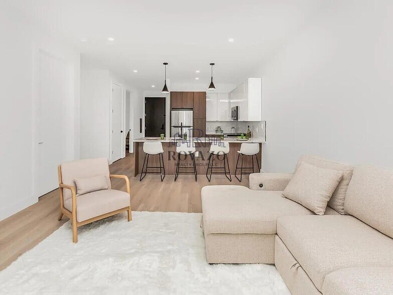 Building Photo - 19 Livingston St