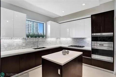 Building Photo - 3030 N Ocean Blvd