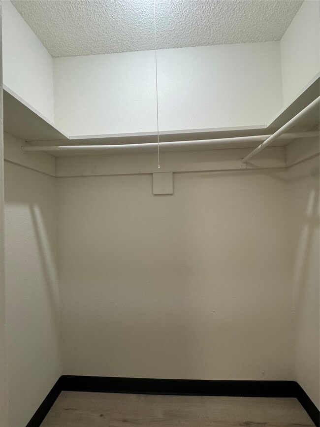 Building Photo - 1319 Brenda Ln