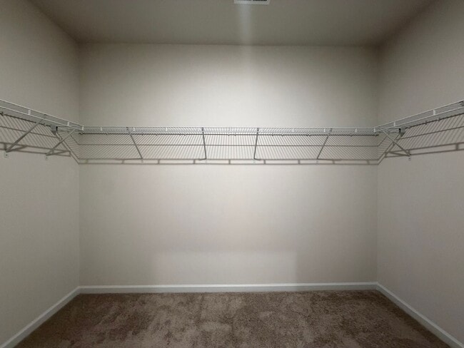 Building Photo - Large 5/3 House in Longbrook Subdivision- $2,495