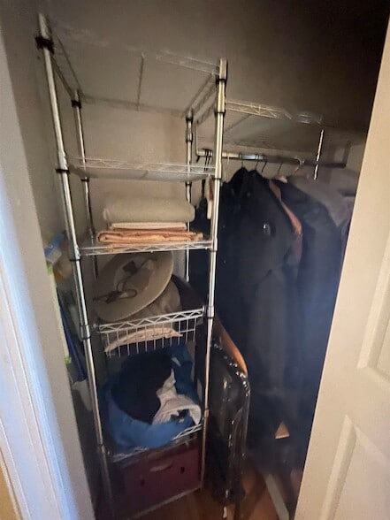 Building Photo - 711 Willow Ave