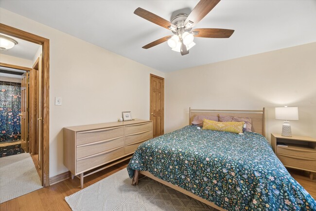 Building Photo - 4409 Clausen Ave