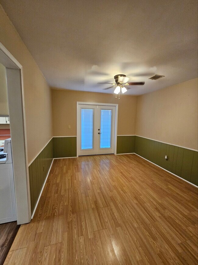 Building Photo - 1128 S Shireview Cir