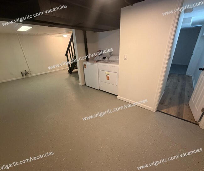 Building Photo - Spacious 4-Bedroom • 2-Bathroom Single-Family Home