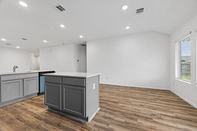 Building Photo - 3808 Moss Hl Rd