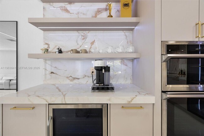 Building Photo - 1117 Adams St