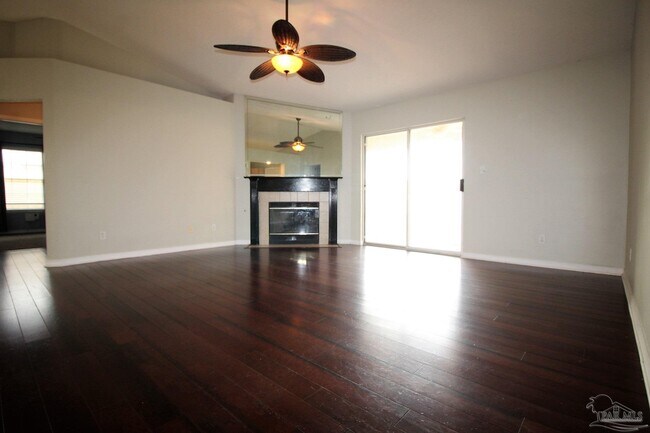 Building Photo - 5027 Terra Lake Cir