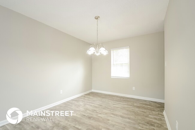 Building Photo - 541 Closhire Ln
