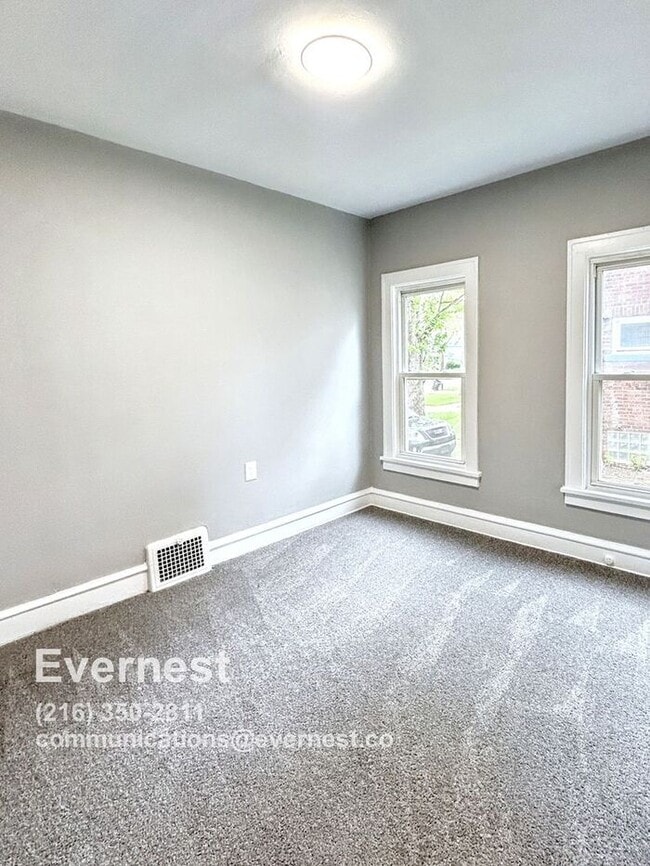 Building Photo - Charming 3-Bedroom Lower Duplex with Firep...